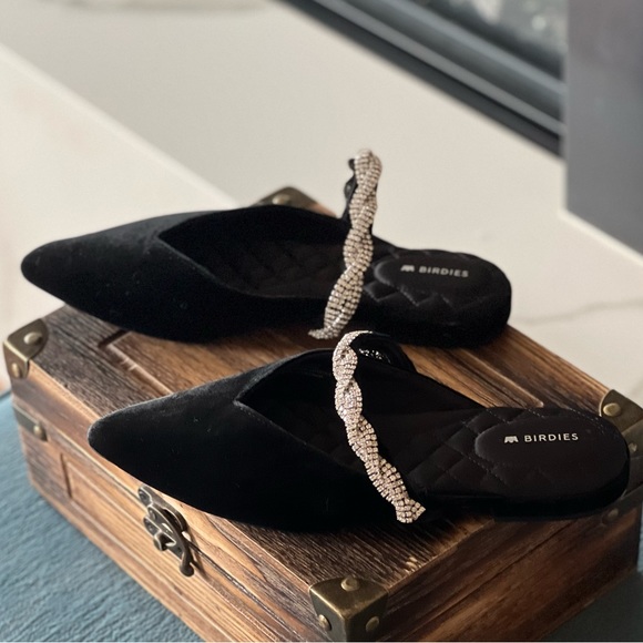 Birdies The Swan Slides in Caviar Velvet Gem Bracelet - Picture 5 of 9